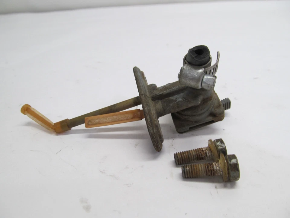 Kawasaki KZ305 KZ 305 B 1982 tanque de gasolina depósito válvula Petcock Foto 2 de 4