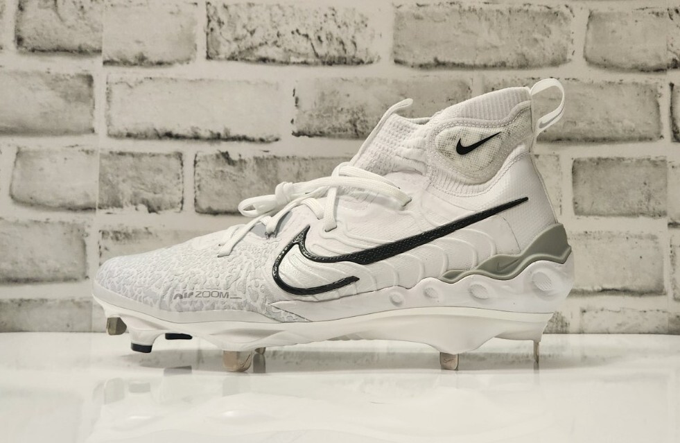 Nike Alpha Huarache NXT White Metal Baseball Cleats Mens Nike Alpha Huarache NXT White Metal Baseball Cleats Mens