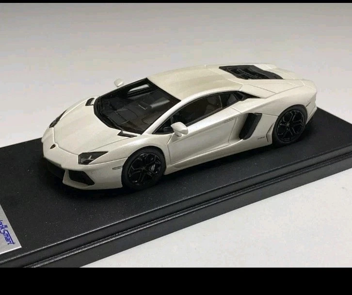 LOOKSMART 1/43 LS384E LAMBORGHINI Aventador LP 700-4 White (mr Makeup Bbr ) - Immagine 2 di 2
