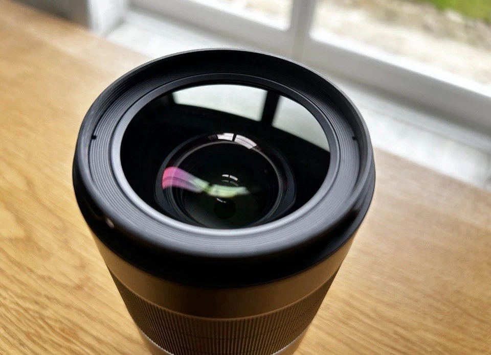 Samyang 35mm f/1,4 AF II Weitwinkelobjektiv - Sony E Dockingstation - Bild 2 von 4