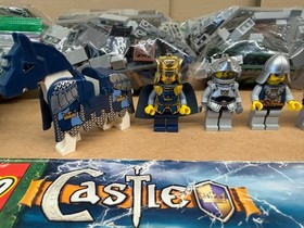LEGO Castle 7094 King's Castle Siege 10 Minifigures 973 Pieces No Box Pre-Owned