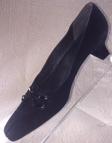 STUART WEITZMAN Black Perforated Suede Kitten Heels Pumps Women's 6 M Bow Shoes - Picture 3 of 9