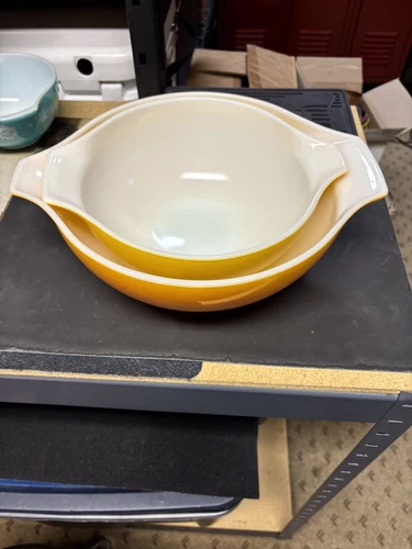 Vintage Pyrex Set of 2 pc.  Sunflower Daisy Nesting Bowls #443 & #444