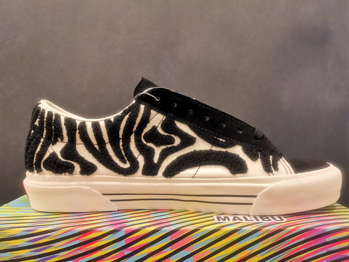 Vans Anderson .Paak Sid Shoes Mens Size 8.5 Zebra Animal Print Suede‎ Green Premium Authentic Shoe en Zebra Pistachio Green | Vans CA main image 2