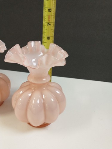 2 Vintage Fenton gerüschte rosa Overlay Melone Glas Vase - Bild 2 von 8