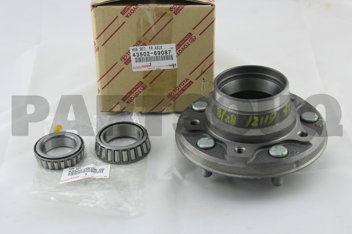 4350269087 Genuine Toyota HUB SUB-ASSY, FRONT AXLE, RH/LH 43502