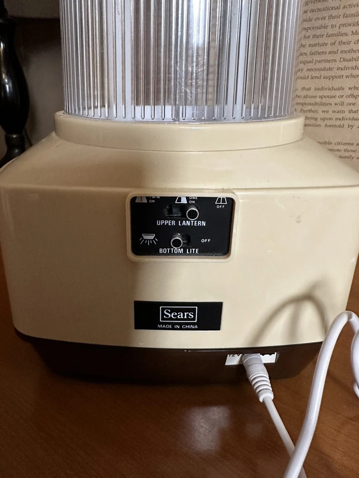 复古 Sears 12v 电池双管荧光灯野营灯工作良好! — 第 3/4 张图片