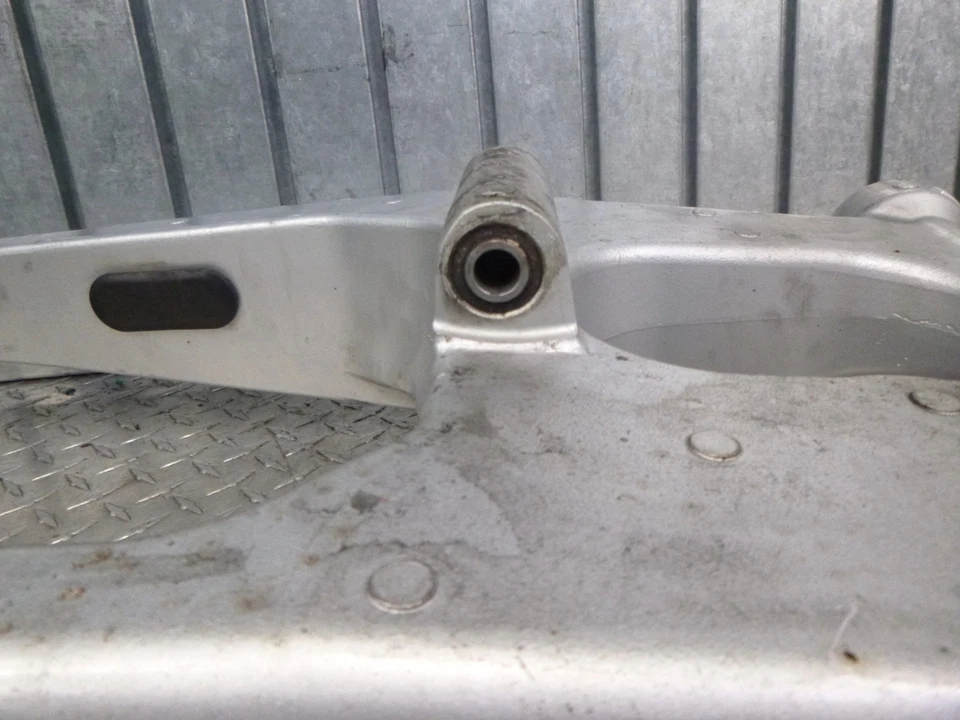 07 Yamaha FJR 1300 A 1300A Rear Swing Arm Suspension Foto 3 de 4