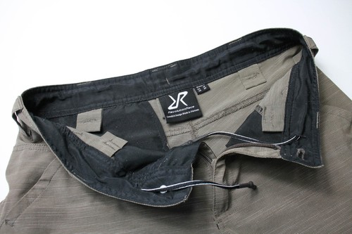 REVOLUTIONRACE Shorts Women's MEDIUM Grey Multipocket Zip Fly Logo - Imagen 4 de 9