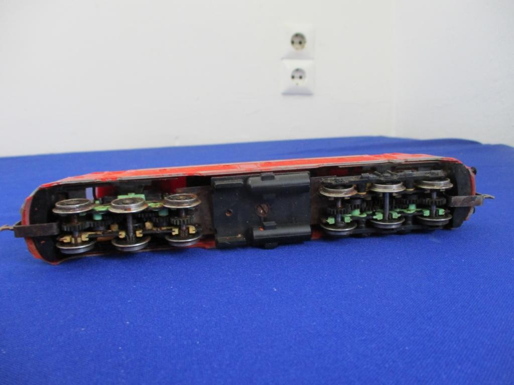 Picture 4 of 8