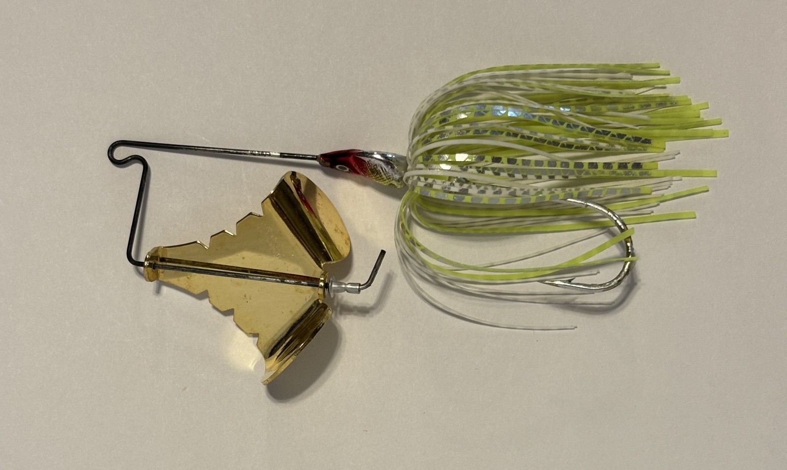 Terminator T-1 Titanium Buzzbait 3/8 oz Chart/White w/Gold Blade, Excellent Cond - Image 2