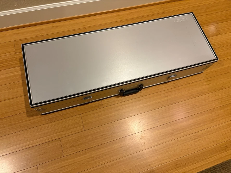 Americase Shotgun Hard Case Double w/keys **Excellent** - Image 2 of 4