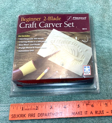 Flexcut Beginner 2-Blade Craft Carver Set SK111 NOS in Package