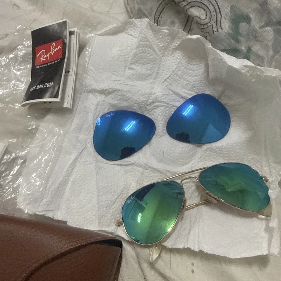 Ray-Ban Aviator Gradient RB3025 Occhiali da Sole Unisex Adulto - Argento/ Azzuro, foto 3 di 4