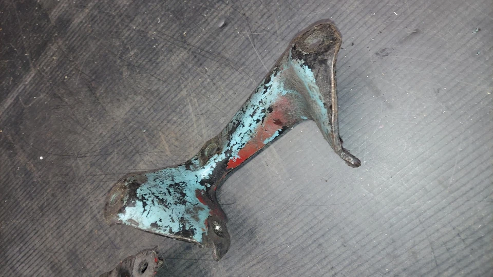 Pontiac Firebird Trans Am 400 1975-1981 soporte de montaje del motor del motor Foto 4 de 4