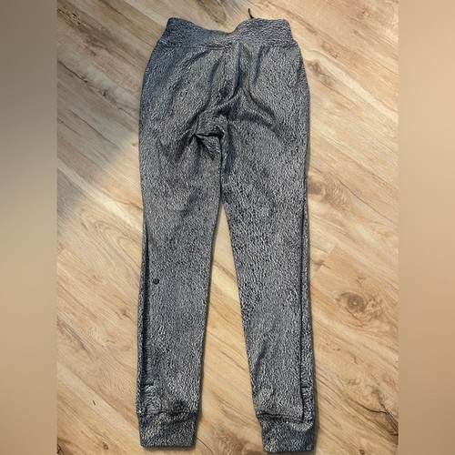 Lululemon Ready To Rulu Pants Joggers Jacquard White Black Women Sz 2 - Picture 9 of 10