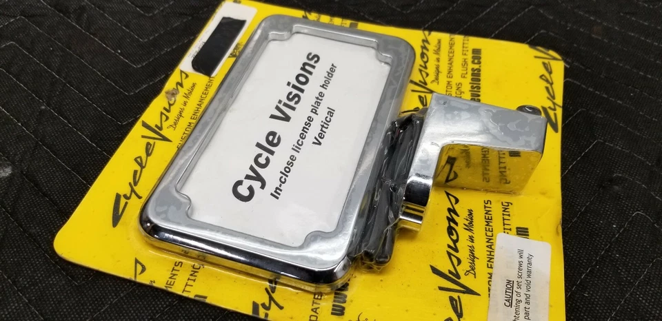 GENUINO CICLO VISIONES EN CIERRE SOPORTE DE MATRÍCULA CON LUZ 86-07 SOFTAILS Foto 3 de 4