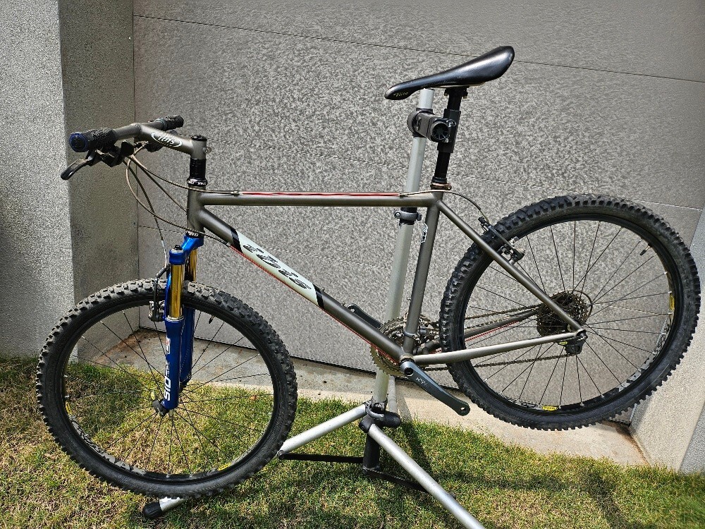 ビビ 02 03 Kawasaki Ninja ZX9R ZX900 Front Brake Calipers - Sun Coast