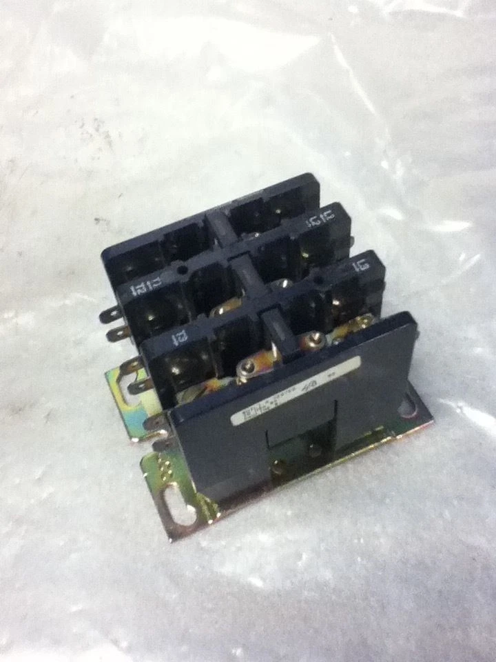 JOSLYN CLARK DP3C253-120 CONTACTOR - Image 3 of 4