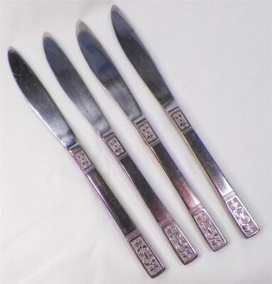 4 Customcraft Dinner Knives Stainless Taiwan Vintage Fleur de Lis Bow CU53 Knife