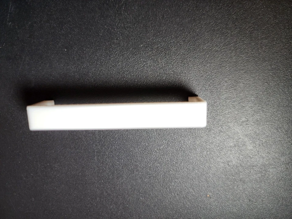 Spare cable combs for Lian Li Strimer plus V2 24Pin and 12VHPWR Cables 5pcs - Image 3 of 4