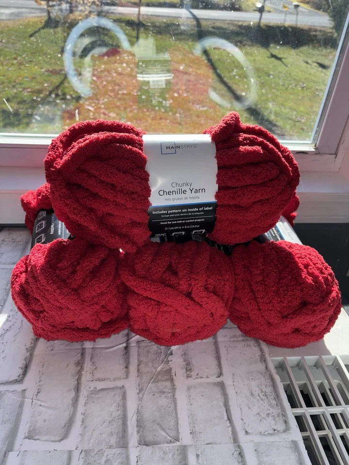 4 Mainstays Red Chenille Chunky Yarn 31.7 yds 8 oz NEW! Super Bulky 100% Polye - Image 4 of 4