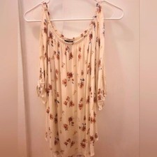 Floral cold shoulder top