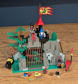 LEGO Castle: Dark Dragon's Den (6076), complete less one piece (dragon ate head)