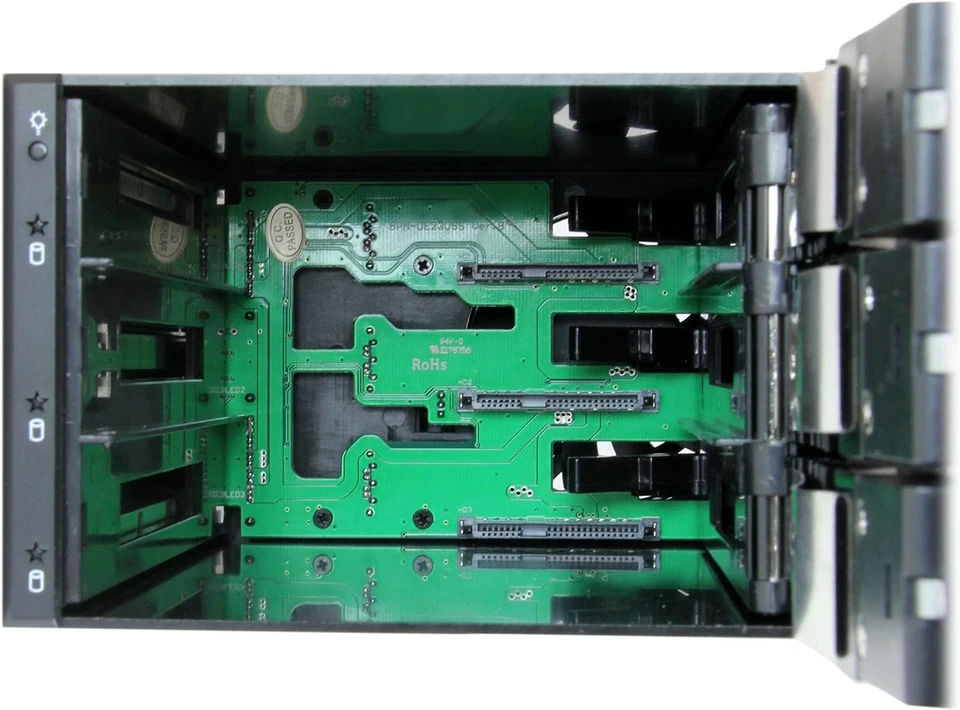 StarTech.com 3-Bay Hot Swap Backplane for 3.5in SAS II/SATA III - 6 Gbps HDD - A - Image 3 of 4