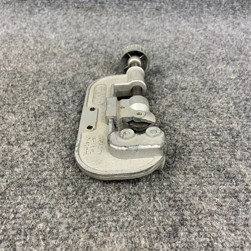 General Tools 125 Screw Drive Tubing/Conduit Pipe Cutter Tool Made in USA - Image 3 of 4