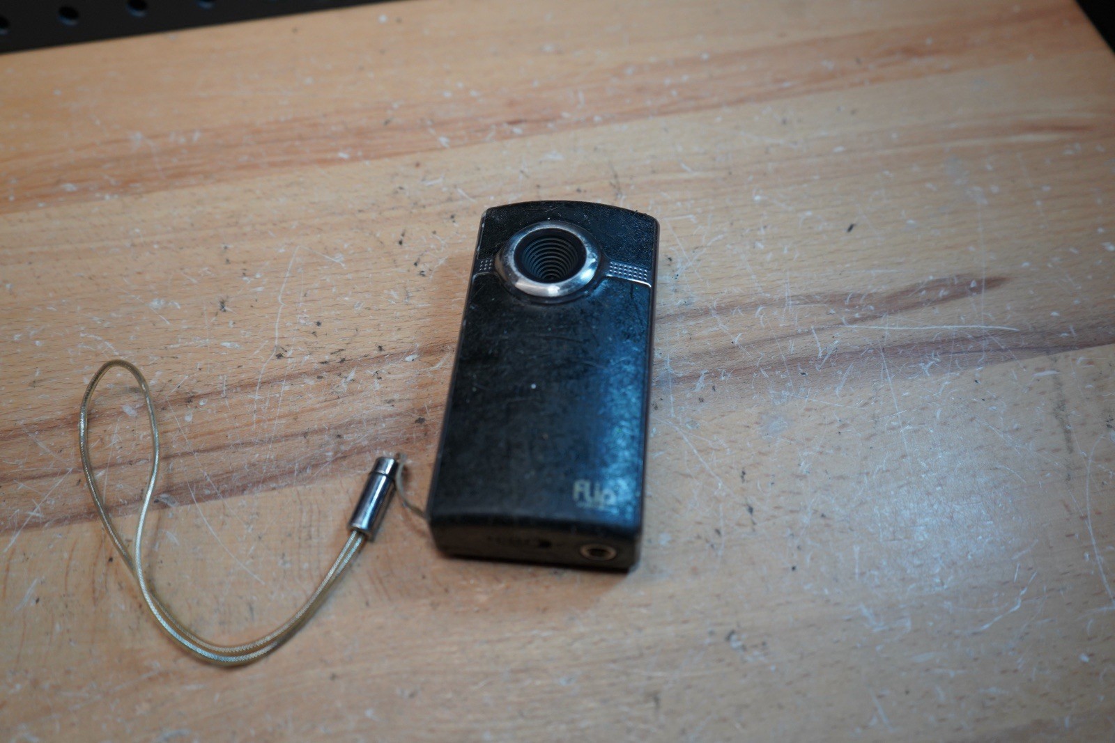 (D) Flip Video U2120B Ultra HD Video Recorder Sticky