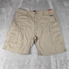 Levi  s Brown Cotton Carrier Cargo Men  s Shorts Size 42 NWT