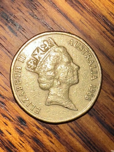 1988 AUSTRALIAN $1 ONE DOLLAR COIN BICENTENNIAL KANGAROO ABORIGINAL ART - Picture 3 of 3