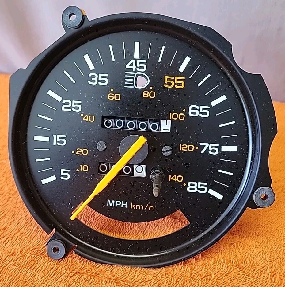 C45Vintage AC Speedometer Odometer Headunit 83 Pontiac 2000 25052958 NOS