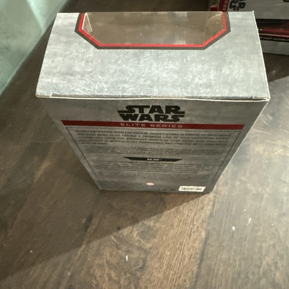 Boneco de ação Star Wars Elite Series R2-D2 Metal Die Cast 3" Disney Store - Imagem 4 de 4