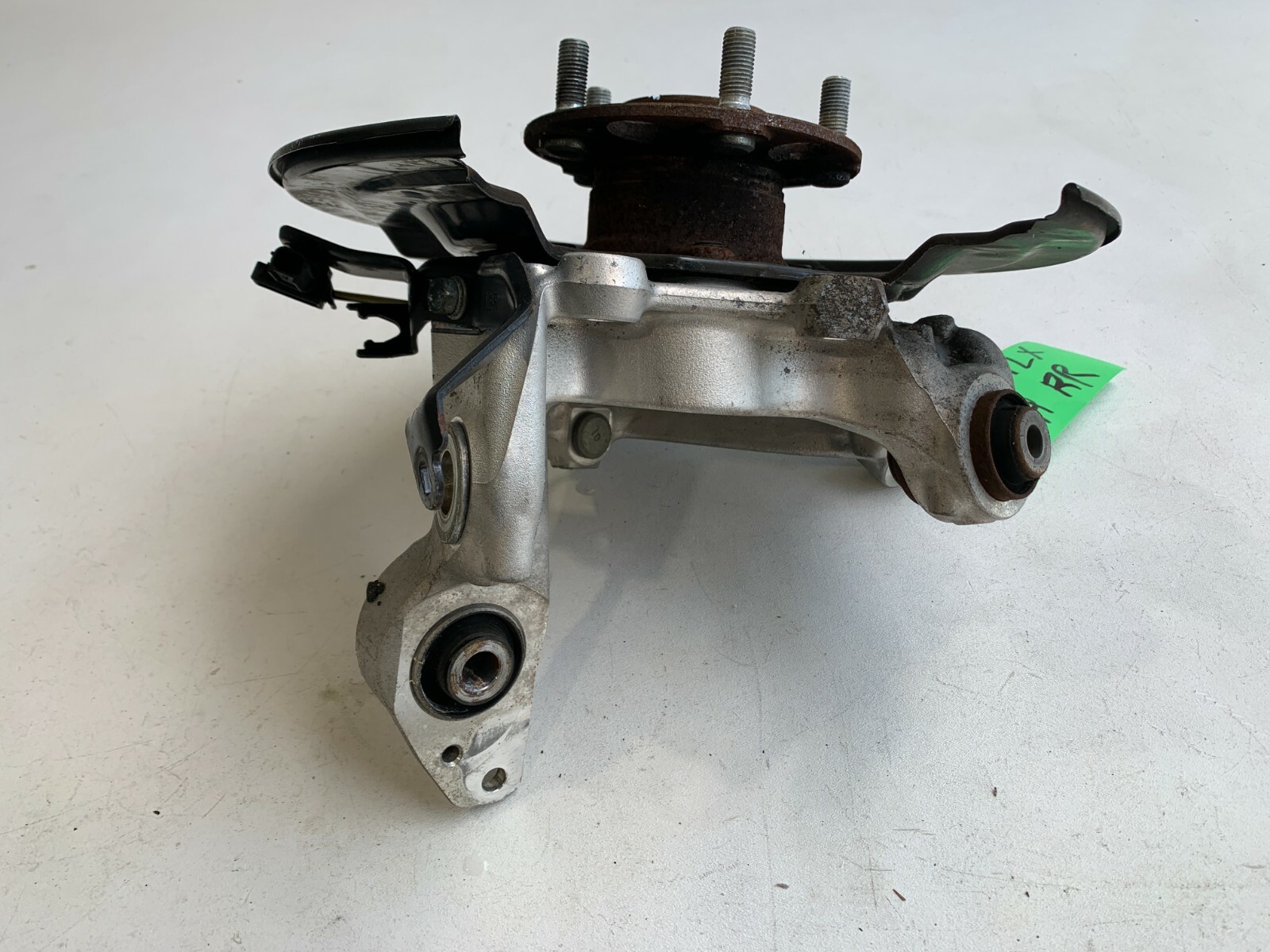 Rear Right Passenger Side Steering Knuckle For 2016-2020 Chevy Malibu (Fits 1.5L, 2.0L, 1.8L Engines)