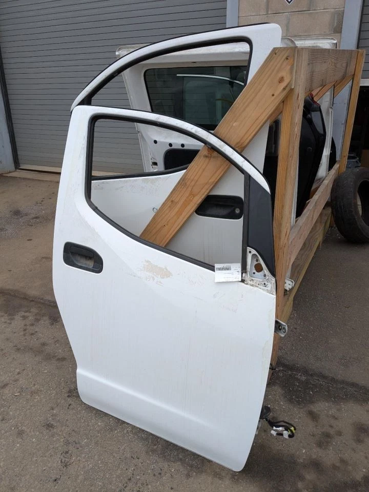 (LOCAL PICKUP ONLY) Passenger Right Front Door Fits 15-18 CITY EXPRESS 770353 Foto 3 de 4