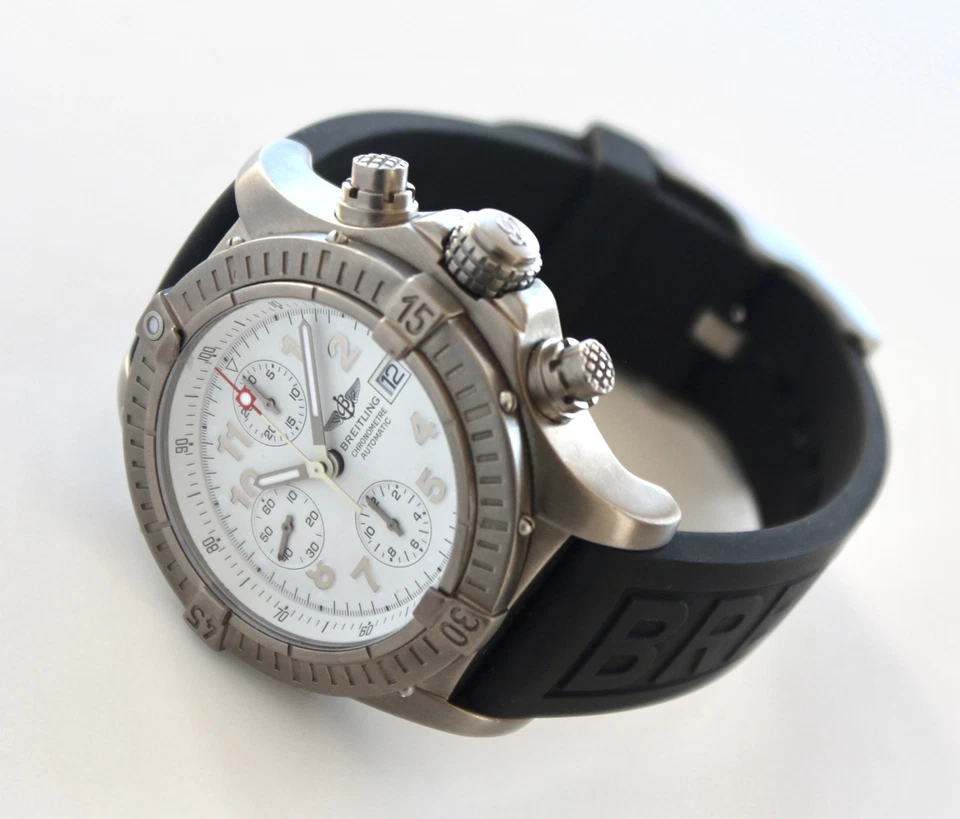 Reloj Breitling E13360 CHRONO AVENGER 44mm, Automático, TITANIO, Caja/Papeles, WOW Foto 2 de 4