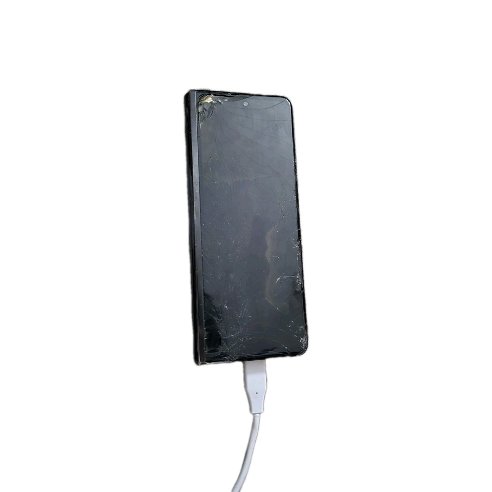 Samsung Galaxy Z Fold3 5G SM-F926B/DS - 256GB - Phantom Black Displayschaden - Bild 1 von 4