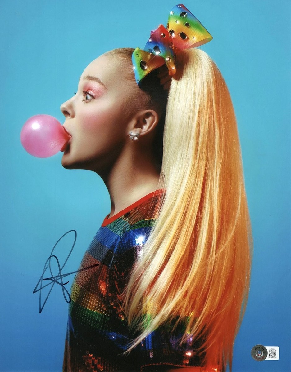 JoJo Siwa Signed Autographed 11X14 Photo Cute Blowing Bubble Gum