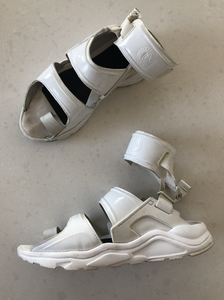 nike huarache sandals