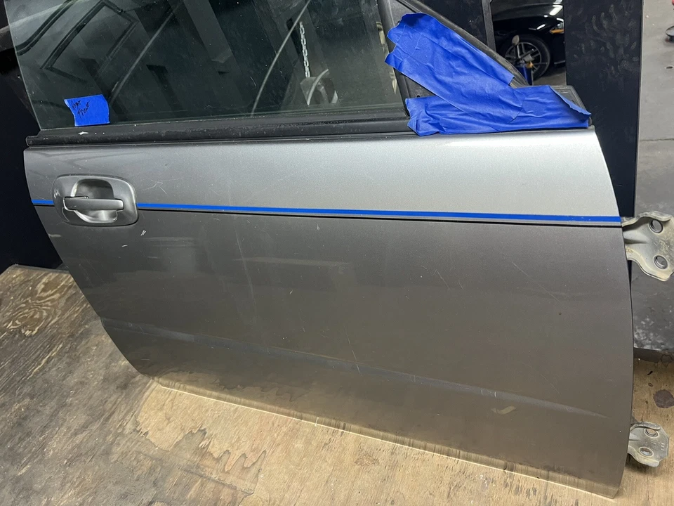 02-07 Conjunto de puerta delantera para pasajeros Subaru Impreza WRX y STI 2002-2007 Foto 2 de 4