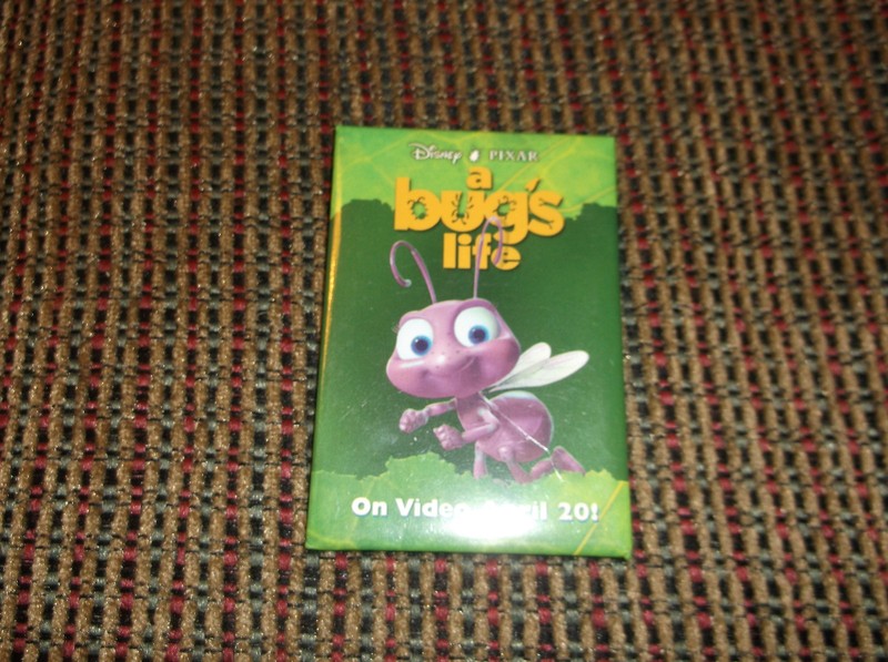 VINTAGE A BUG'S LIFE DISNEY MOVIE PROMOTIONAL PIN PURPLE BUG