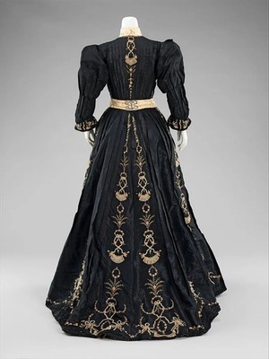 1890s Historical Edwardian Black Victorian Mourning Bustle Dress Theater Reen | eBay 1890s Historical Edwardian Black Victorian Mourning Bustle Dress Theater Reen | eBay