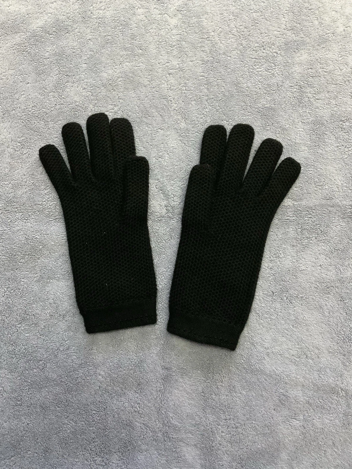 Loro Piana 100% Cashmere Crochet Gloves, Black, Size L