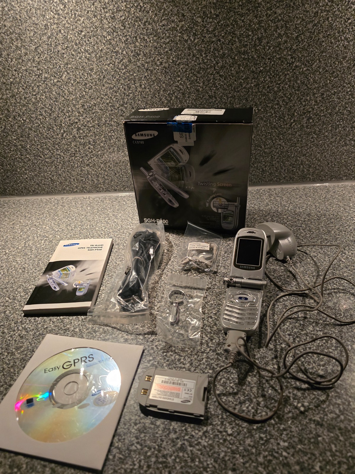 Vintage Mobile VERY RARE SAMSUNG SGH-P400 Twisting Screen Complete in a Box Sam.