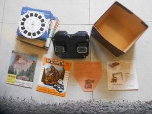 LOT VINTAGE BLACK BAKELITE SAWYER'S VIEWMASTER & DISCS