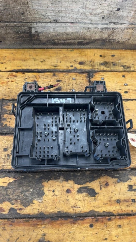 Chevrolet HHR 2008 panel de caja de fusibles del motor con cubierta OEM envío rápido Foto 4 de 4