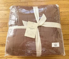 The Citizenry Organic Cotton Guaze Quilt In Mulberry FULL/QUEEN New