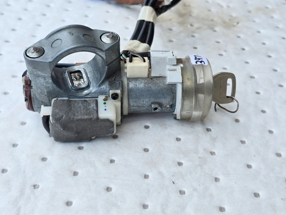 2003-2004 Subaru OUTBACK LEGACY IGNITION SWITCH LOCK CYLINDER W/KEY OEM - Imagem 2 de 4